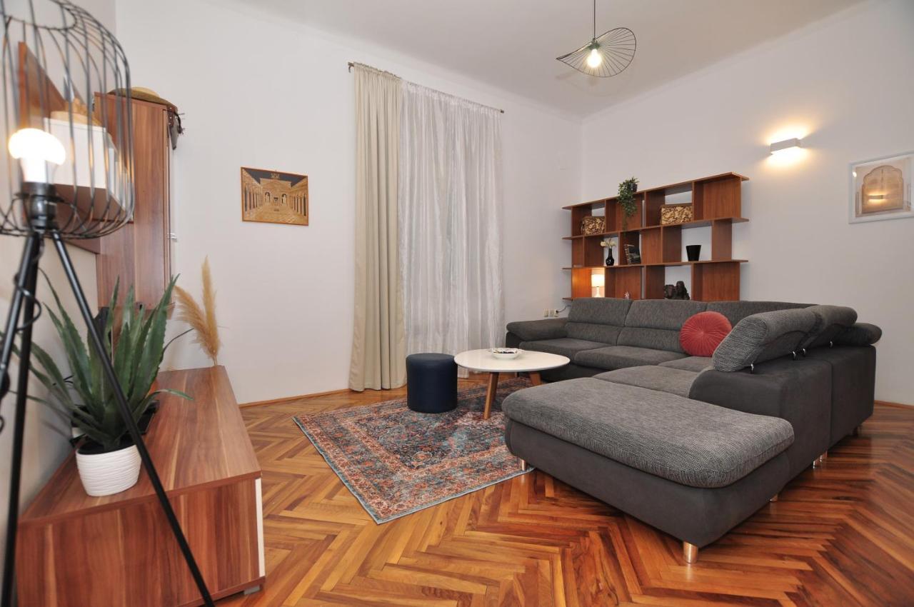 Apartment Moel Split Buitenkant foto