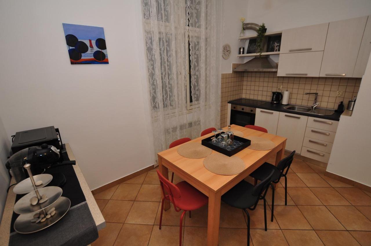 Apartment Moel Split Buitenkant foto