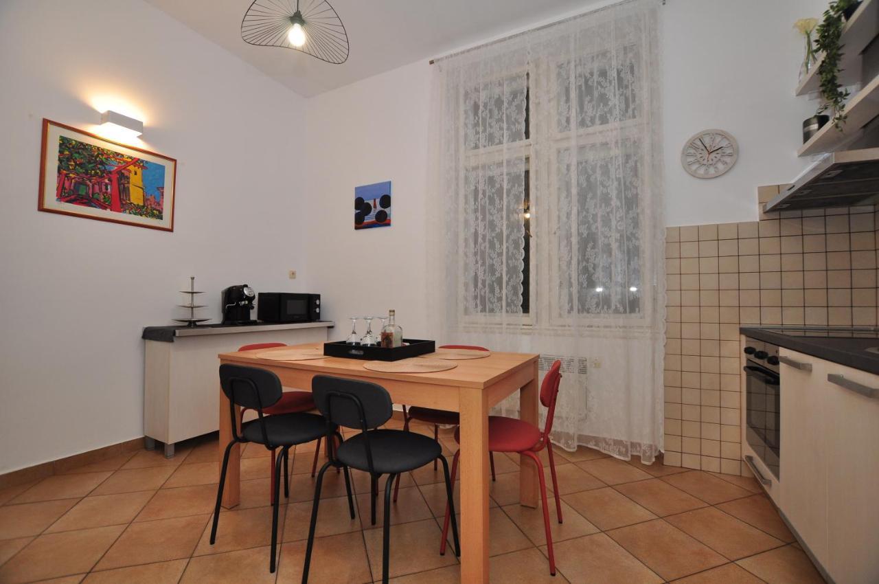 Apartment Moel Split Buitenkant foto