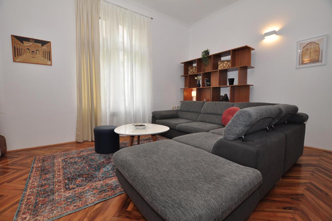 Apartment Moel Split Buitenkant foto