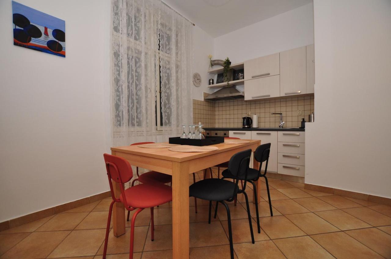 Apartment Moel Split Buitenkant foto